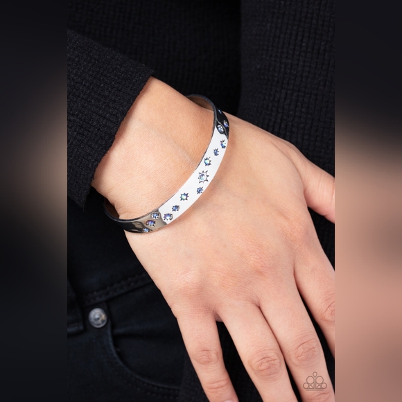 Starburst Shimmer Bracelet - Picture 1 of 2